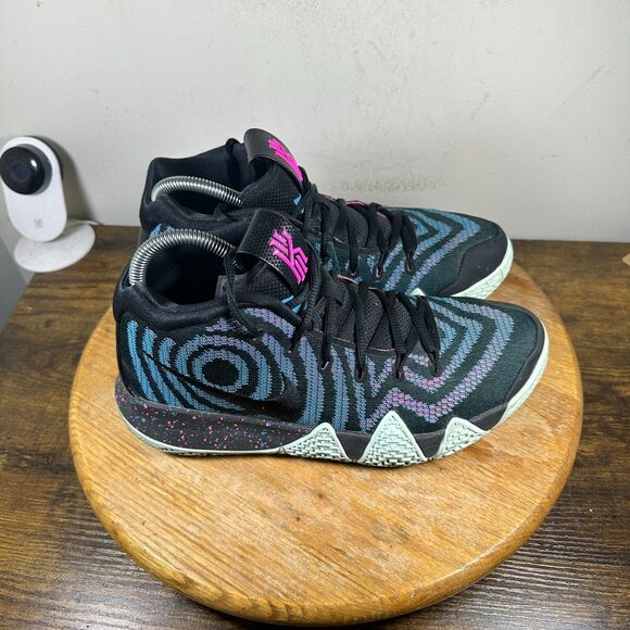 Nike Kyrie 4 80s Decades Pack Men’s Size 8 Sneakers Shoes 943806-007